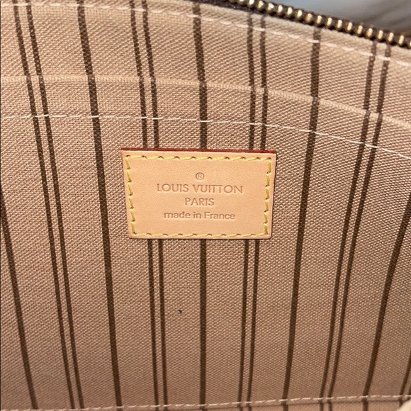 Louis Vuitton Monogram Brown Clutch - Picture 5 of 9